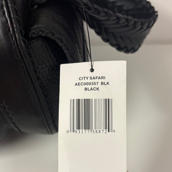 Black Leather Calvin Klein Shoulder Bag - Picture 9 of 9